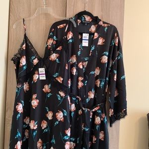 Women’s Lace-Trim Wrap Robe size XL and Nightgown size XXL